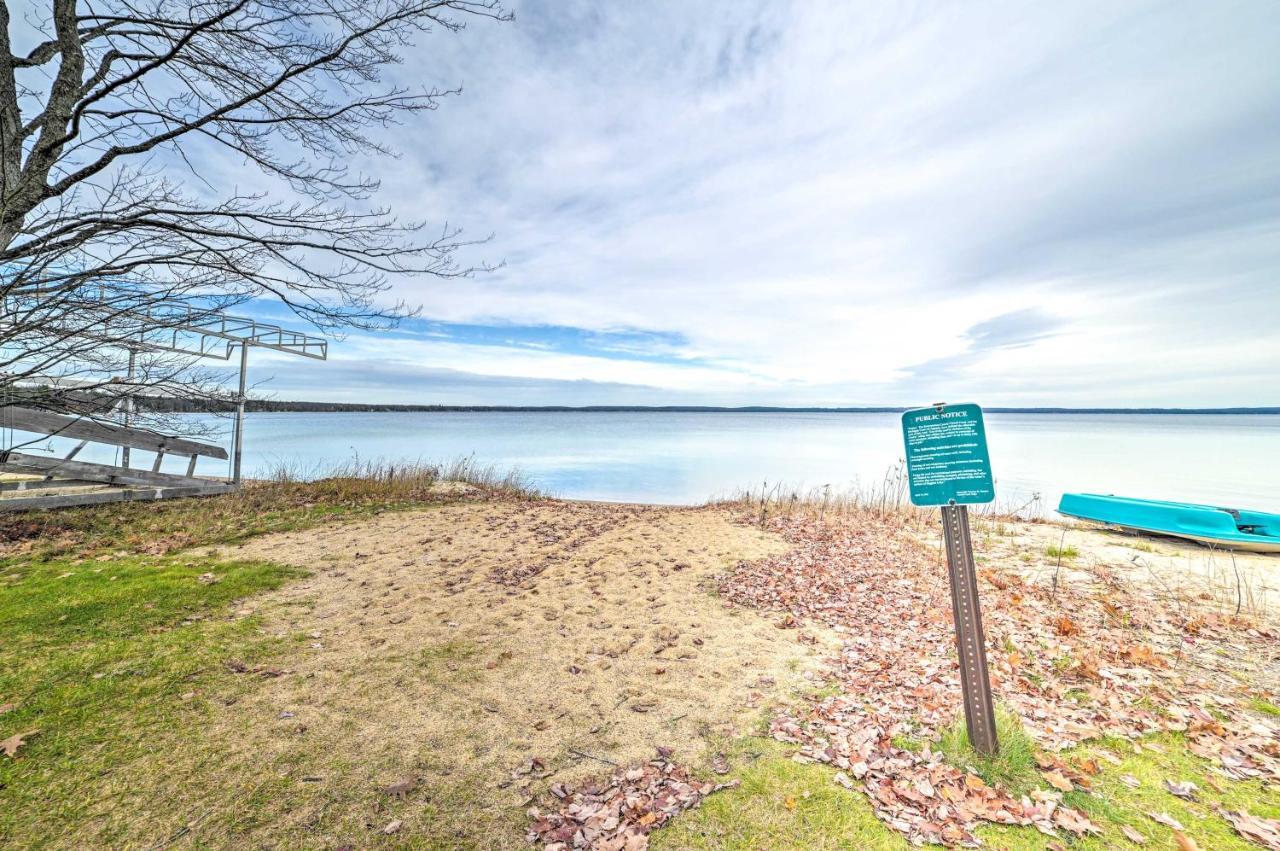 Higgins Lake Retreat - Hike, Swim, Relax! Roscommon Екстериор снимка